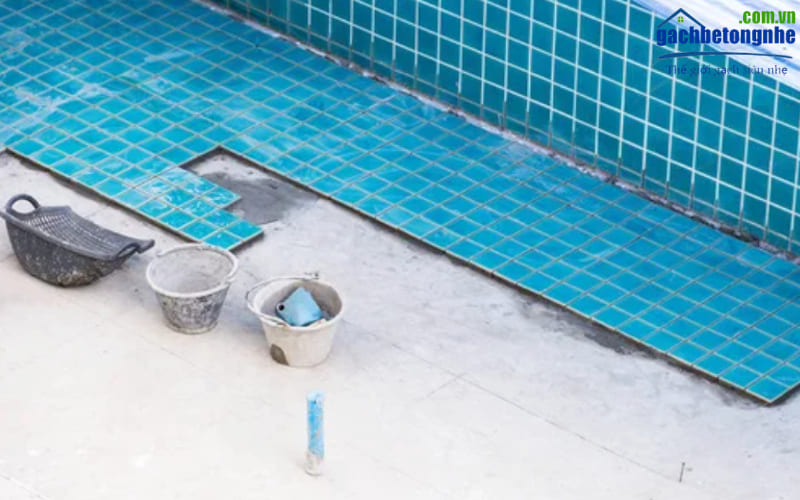 Báo Giá Keo ốp gạch mosaic cho bể bơi ngoài trời
