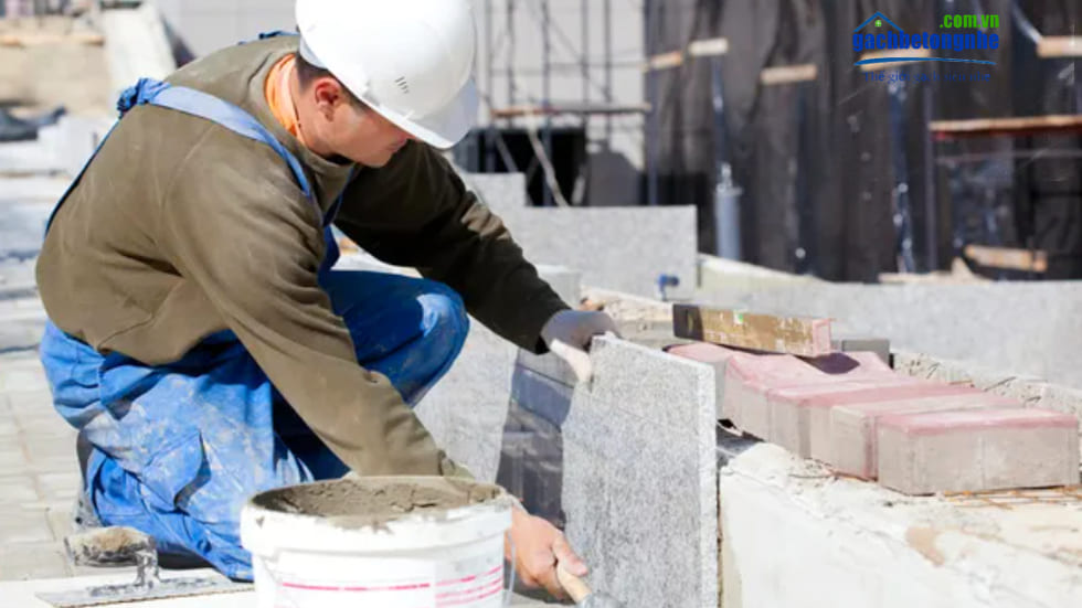 Trộn keo dán gạch với xi măng để ốp gạch tường liệu có đảm bảo chất lượng tốt được không?