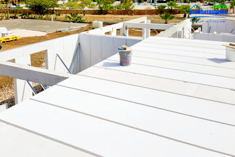 Tấm bê tông nhẹ làm mái nhà độ bền cao, chống nóng và cách nhiệt tốt