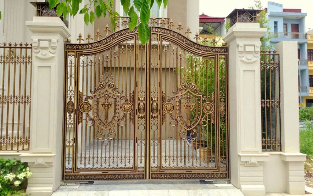 Mẫu cổng nhà làm bằng thép CNC