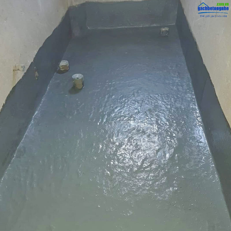 Hình ảnh thi công chống thấm nhà vệ sinh: chống thấm sàn, tường và cổ ống nhà vệ sinh