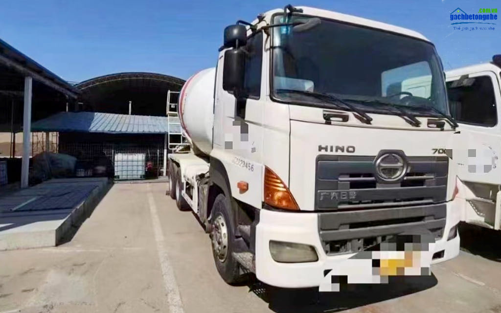 Xe đổ bê tông Hino là dòng xe nhập khẩu từ Nhật Bản loại 10m3 và 12m3