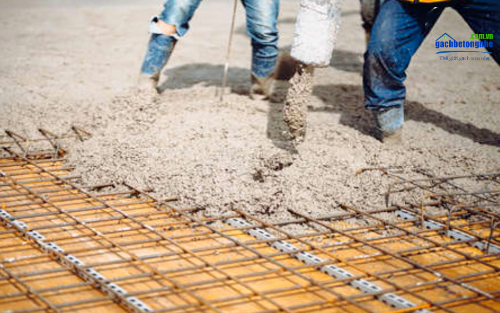 Bê tông tươi thi công kết cấu sàn. Cập nhật báo giá vật liệu xây dựng bê tông tươi mới